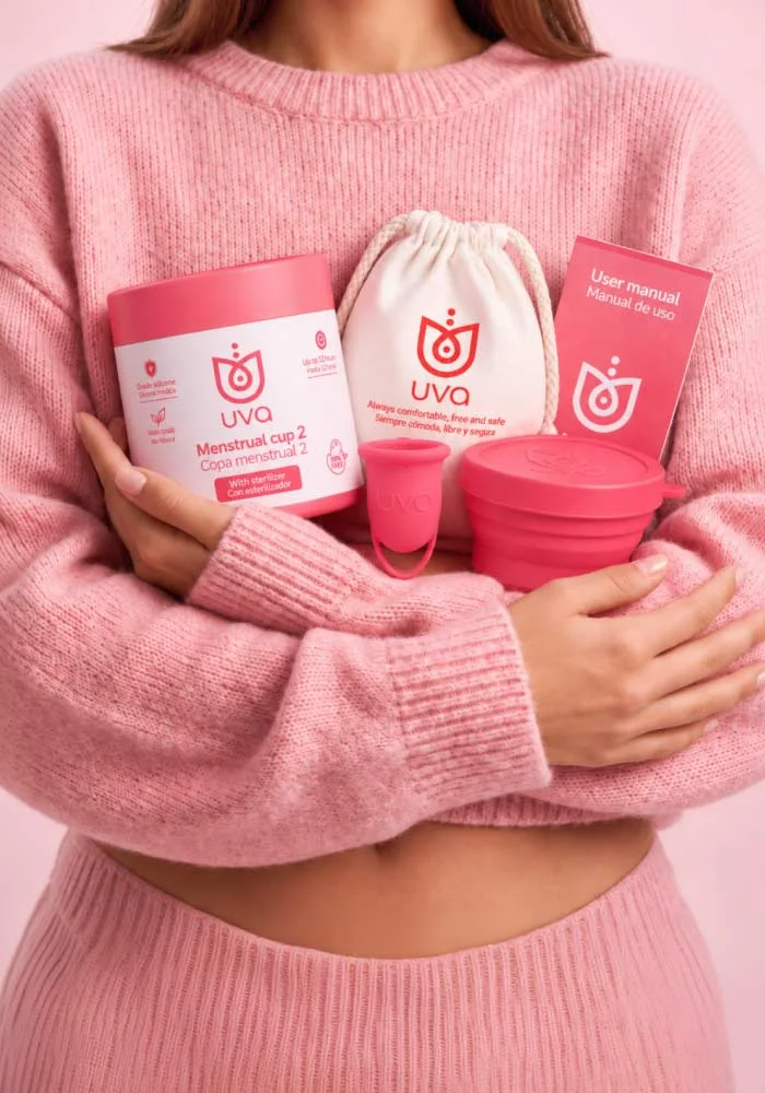 Copa menstrual UVA 2 con su esterilizador, bolsa y manual